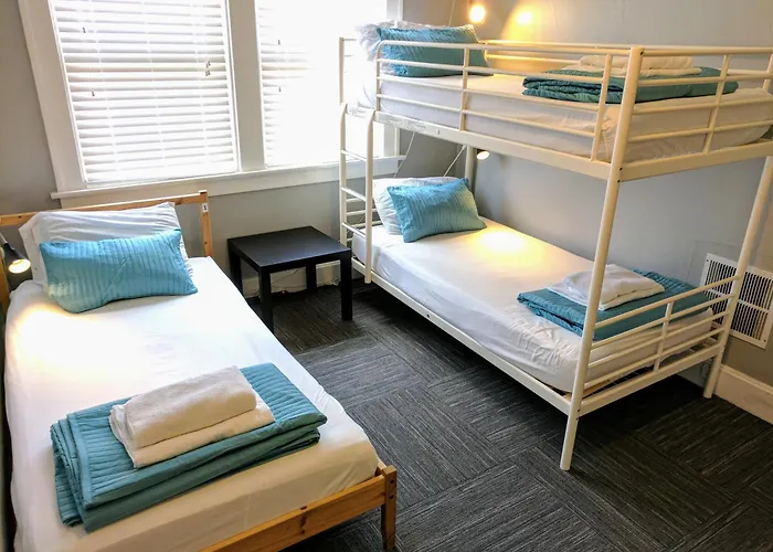 The Wayfaring Buckeye Guest house